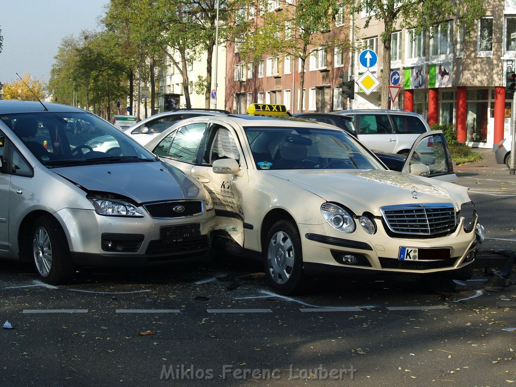 VU 4 PKW Koeln Innere Kanalstr Subbelratherstr  P40.JPG